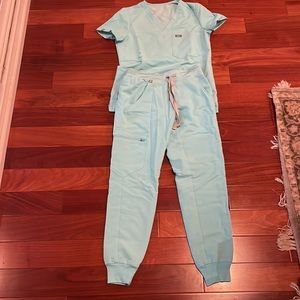 Figs limited edition fresh aqua scrubs set.